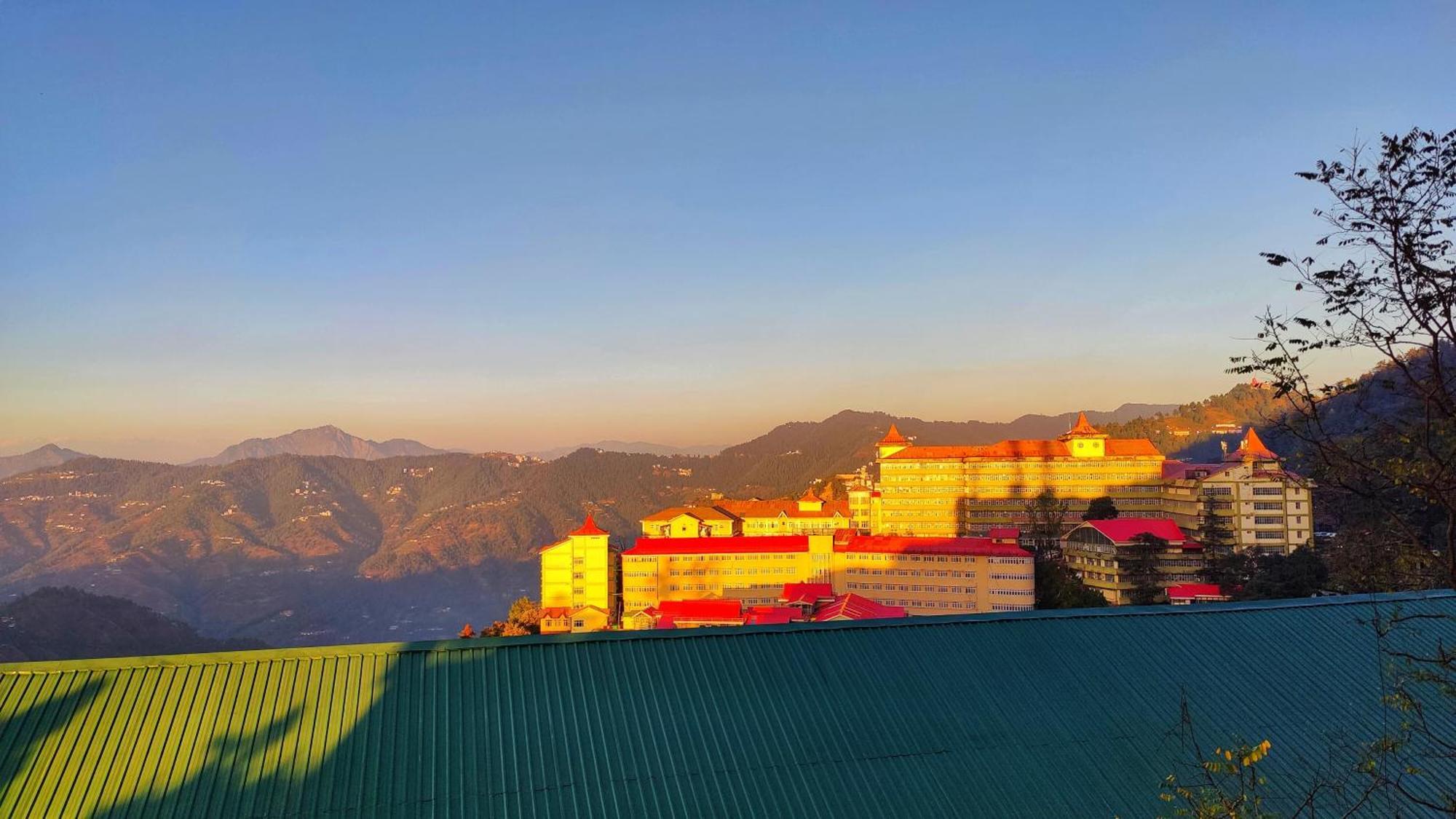The Ashoka Inn 300Mts Walkable From Mall Road Shimla Ngoại thất bức ảnh