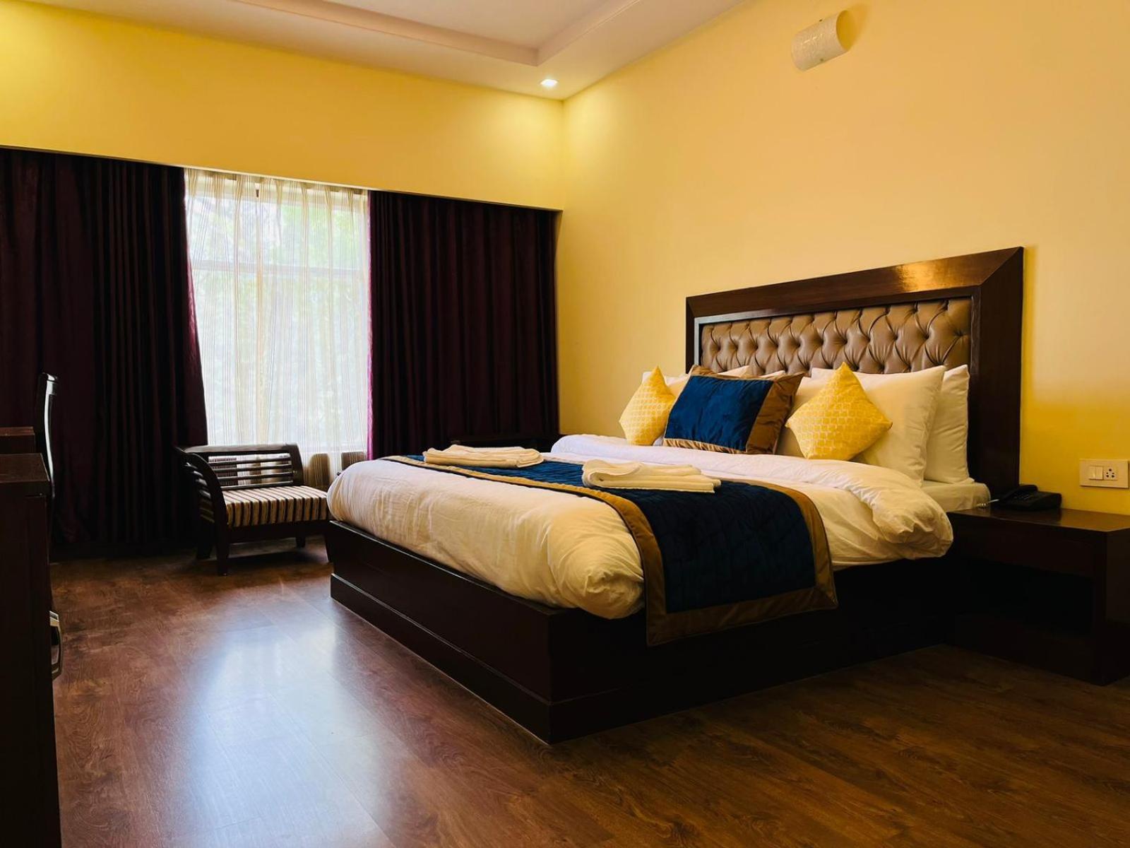 The Ashoka Inn 300Mts Walkable From Mall Road Shimla Ngoại thất bức ảnh