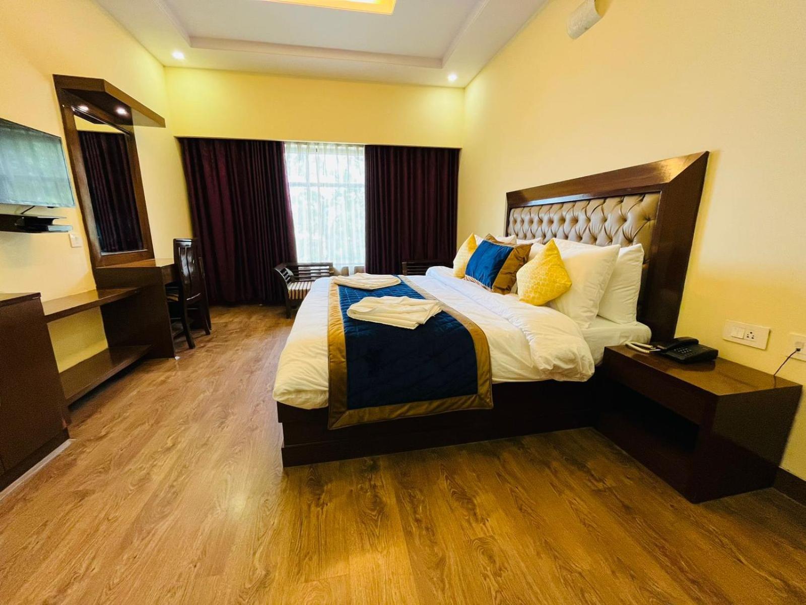 The Ashoka Inn 300Mts Walkable From Mall Road Shimla Ngoại thất bức ảnh